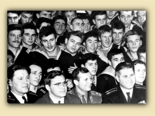 10. Офицер штаба СФ, зам. секретаря ЦК ВЛКСМ Пастухов, Ю.А. Гагарин, Боронтов В.Н.(фото Виктора Романова).jpg